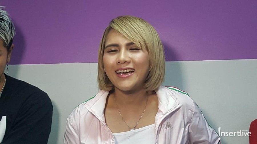 Evelyn Nada Anjani Bingung Aming Menghilang Cerita Evelyn Nada Anjani yang mencari alasan Aming menghilang.
