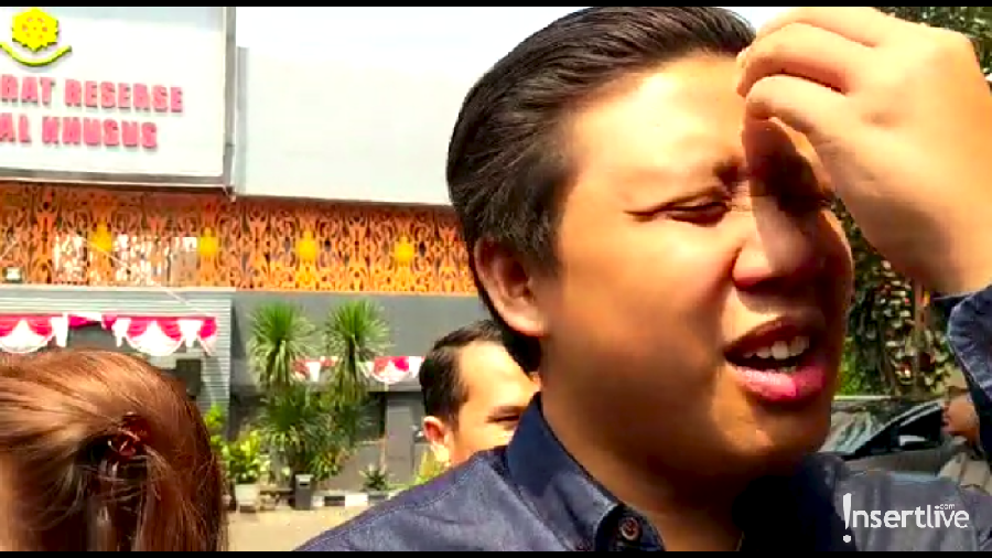 Penggeledahan rumah Pablo Benua dan Rey Utami disesalkan oleh tim kuasa hukum.