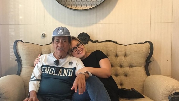 Ditinggal sang ayah untuk selamanya, Cynthia Lamusu mohon doa dan dukungan.