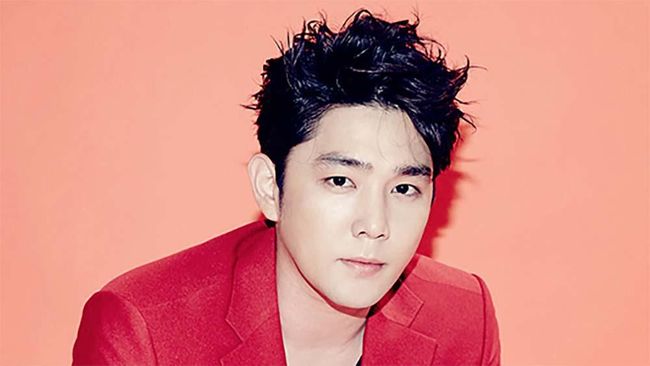 Setelah bersama dengan Super Junior sejak awal, Kangin memilih untuk keluar dari boyband tersebut pada Kamis (11/7).