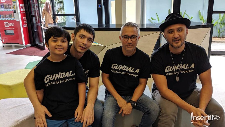 Gundala Diharapkan Jadi Superhero Idola Baru Indonesia Kehadiran film Gundala diharapkan akan menjadi pioner film superhero Indonesia yang menjadi idola baru para pecinta karakter superhero.
