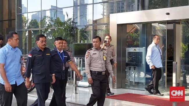 Mendagri Tjahjo Kumolo segera mengirimkan surat tugas kepada Wagub Kepri, Isdianto menjadi Plt Gubernur usai penahanan Nurdin Basirun.