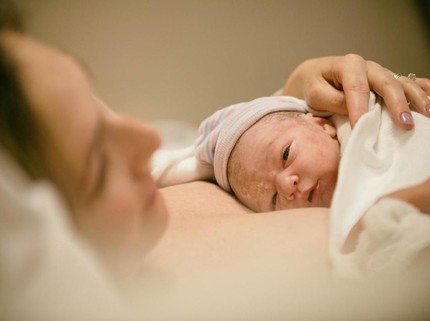 4 Alasan Bayi Baru Lahir Tidak Boleh Langsung Dimandikan