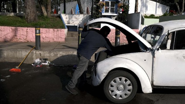 Volkswagen tersandung lelucon April Mop ketika mengumumkan akan mengganti nama menjadi Voltswagen.
