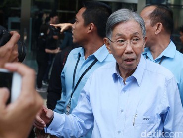 Profil Kwik Kian Gie, Ekonom Pro Rakyat yang Meninggal Dunia
