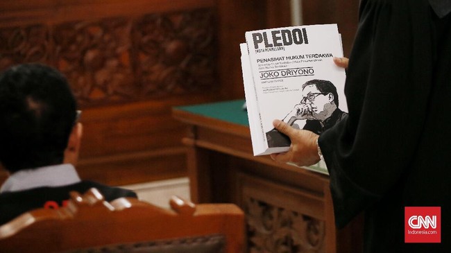 Mantan Plt Ketua PSSI Joko Driyono menyatakan tidak bersalah dalam sidang pleidoi atau pembelaan atas dakwaan jaksa di PN Jakarta Selatan pada Kamis (11/7).