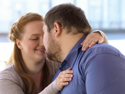 5 Pilihan Posisi Bercinta untuk Si Tubuh Berisi