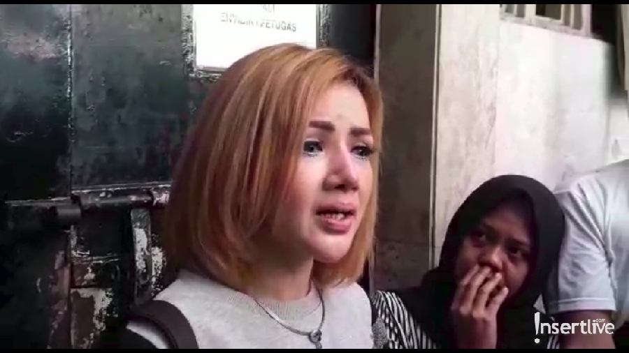 Pengacara Mundur dari Kasus Ikan Asin, Barbie: Jadi Ajang Pansos Kabar mundurnya Acong Latief sebagai pengacara Galih Ginanjar atas kasus ikan asin, Barbie Kumalasari merasa jika Acong hanya ingin pansos.