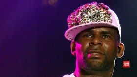 VIDEO: R Kelly Ditahan atas Tuduhan Skandal Seksual