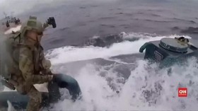 VIDEO: Penjaga Pantai AS Tangkap Kapal Selam Bawa Narkoba