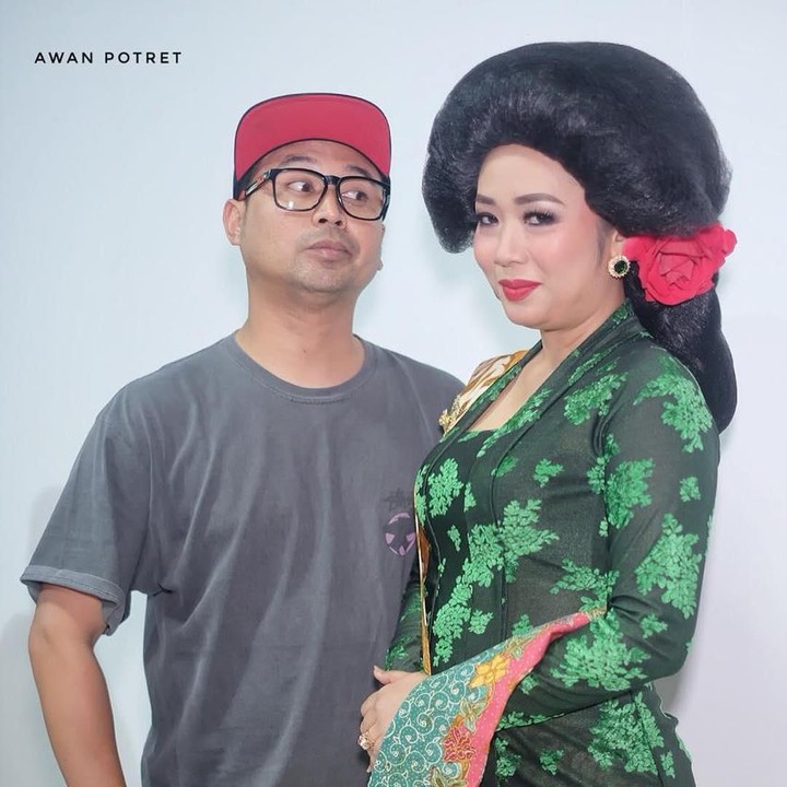 <span class="im">Tak hanya harmonis, Soimah dan Koko juga kerap tampil kocak. (Foto: Instagram @showimah)</span>
