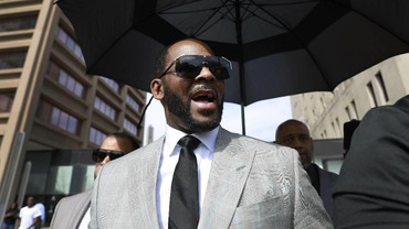 Lecehkan Anak di Bawah Umur, R Kelly Belum Dapat Putusan Hukuman