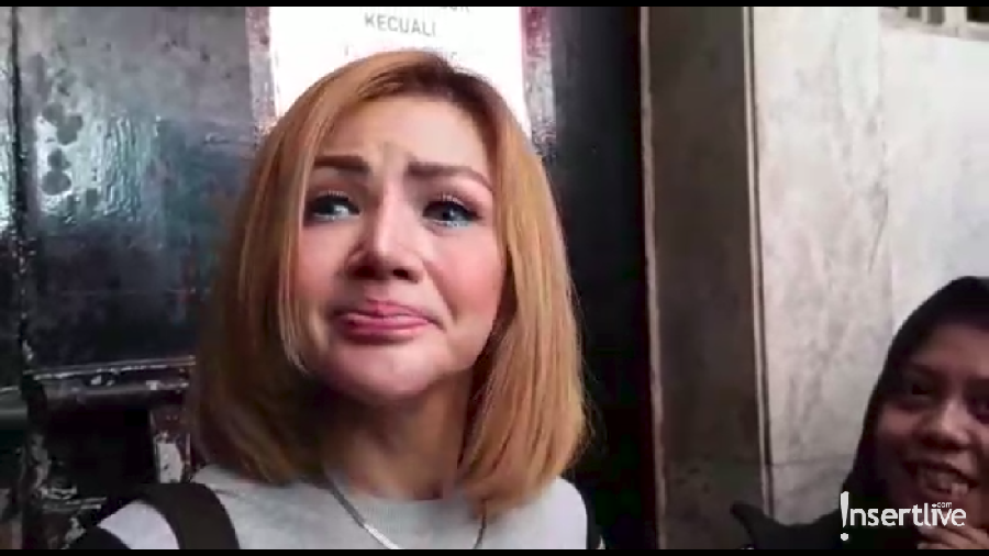 Berharap Ada Mediasi, Barbie Kumalasari Dekati Fairuz A. Rafiq Barbie Kumalasari berharap adanya jalur mediasi atas kasus ikan asin. Barbie pun terus melakukan pendekatan pada Fairuz A. Rafiq.