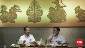 Cerita di Balik Meja Makan Jokowi dan Prabowo di Sate Senayan