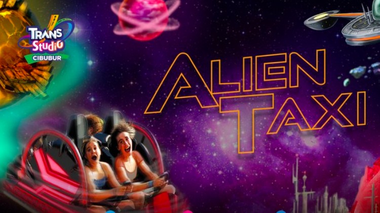 Mau coba sensasi naik pesawat luar angkasa? Jajal wahana Alien Taxi yang ada di Trans Studi Jakarta di Cibubur yuk.