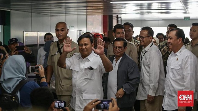 Prabowo Subianto dijadwalkan bertemu Jokowi di MRT Lebak Bulus, Jakarta Selatan, Sabtu (13/7).