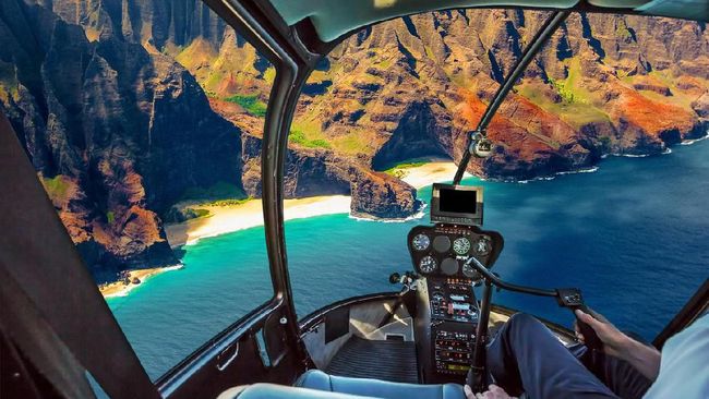 Bisnis wisata helikopter memang marak di Indonesia, terutama bagi turis yang ingin menjelajah ke pulau-pulau terpencil.