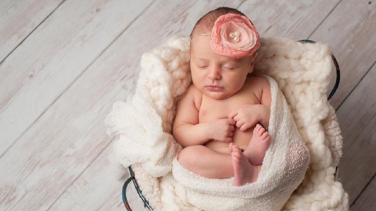 Bunda yang sedang mencari nama anak, berikut ini inspirasi nama bayi dari Bahasa Arab, dengan awalan A dan bermakna putri. Cantik dan familiar banget.