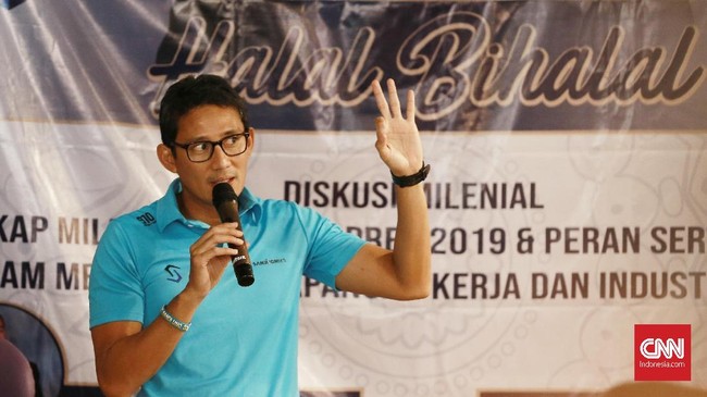 Sandiaga Salahahudin Uno saat menjadi pembicara di acara halal bihalal bersama kaum milenial. Jakarta, Minggu 14 Juli 2019. Acara tersebut mengangkat tema sikap milenial pasca pilpres 2019 dan peran serta milenial dalam menciptakan lapangan kerja dan industri kreatif. CNN Indonesia/Andry Novelino