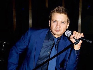 img-title Jeremy Renner Kabarkan Kondisi Usai Pulang dari RS, 30 Tulang Patah