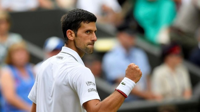 Novak Djokovic berhasil jadi juara tunggal putra Wimbledon 2019 usai mengalahkan Roger Federer lewat pertarungan lima set dalam waktu lima jam.