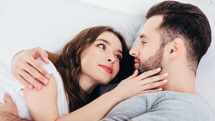 Salah satunya membuat peta tubuh nih, Bun. Jadi, masing-masing pasangan mengetahui posisi seks di tempat yang paling sensitif.