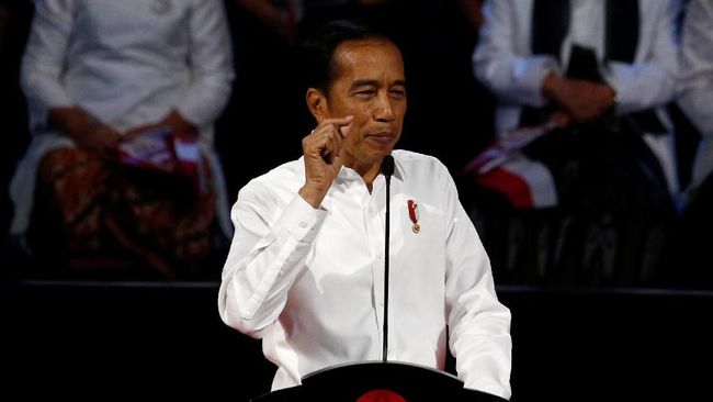 Narasi Usang Pidato Visi 'Investasi' Jokowi Pidato pertama Jokowi sebagai presiden terpilih dinilai masih banyak mengulang narasi lama dan kurang berempati karena mengesampingkan isu hukum dan HAM.