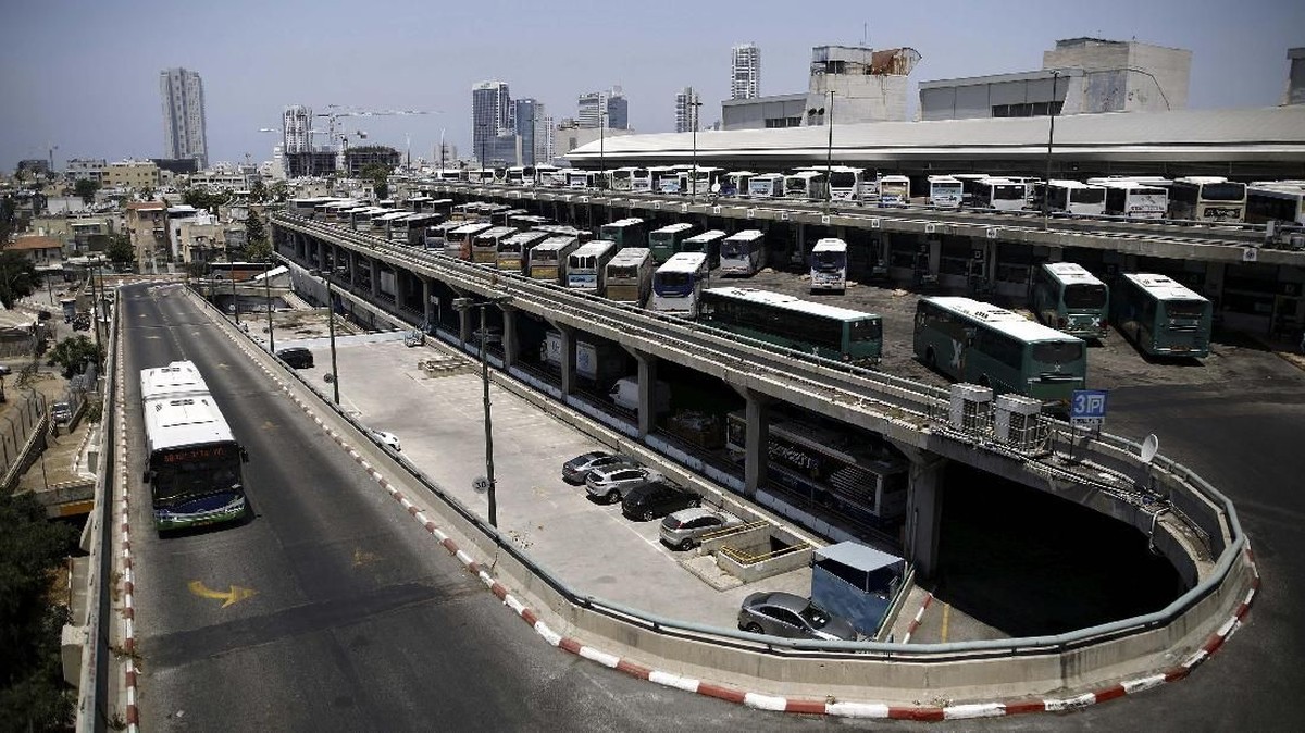 FOTO: Mimpi Tersembunyi di Terminal Bus Israel
