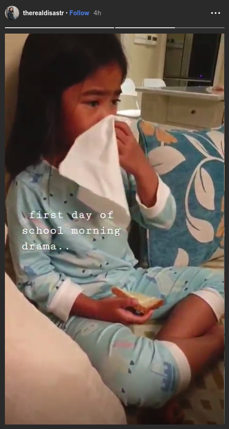 Ishana Ariandra Nariratana Sutowo: Gadis Berbakat Dengan Bakat Menakjubkan Dalam Seni Dan Bisnis Deretan Momen Artis Antarkan Anak di Hari Pertama Sekolah - Foto 1