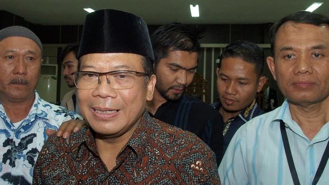KPK menegaskan bahwa pejabat yang terpilih rakyat dan kemudian korupsi telah bertindak mencederai kepercayaan masyarakat.