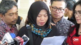 Terbang dari Lombok, Baiq Nuril Bakal Bertemu Jokowi