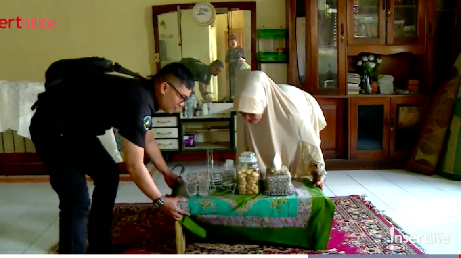 Hilda Vitria dan Kriss Hatta menikah di rumah ustaz Husin.