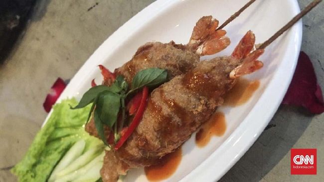 Pembuatannya yang praktis membuat perkedel udang bisa dijadikan pilihan menu bekal sekolah si buah hati.