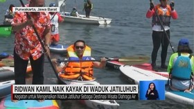 VIDEO: Ridwan Kamil Naik Kayak di Waduk Jatiluhur