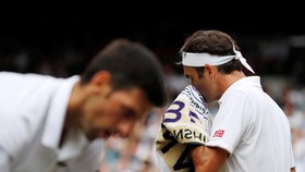 FOTO: Duel Melelahkan Djokovic vs Federer di Final Wimbledon