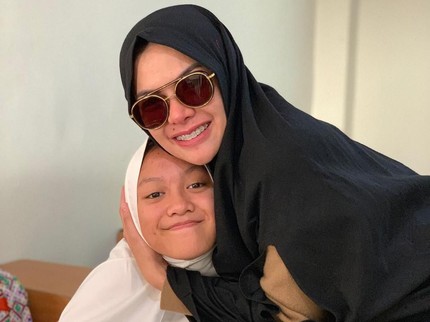 Curhat Kegagalan Pernikahan, Nikita Mirzani Sedih Anak Dihina