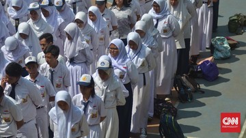 Kurikulum Baru Kemendikbud: Sejarah Bukan Pelajaran Wajib SMA Dalam kurikulum baru, sejarah digabung dengan mata pelajaran IPS untuk kelas 10, sementara untuk kelas 11 dan 12, sejarah hanya jadi mata pelajaran peminatan.