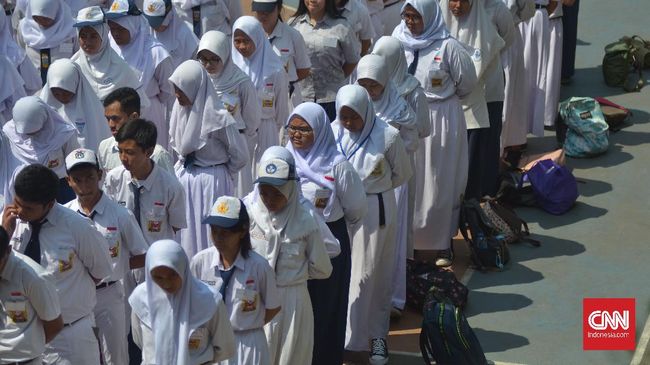 Kemenko PMK: Berisiko Sekolah Dibuka Juli, Realistis Agustus