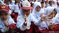 Terpopuler: Syarat Masuk TK & SD, Suami Vanessa Angel
