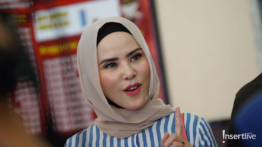 Soal perseteruan antara Angel Lelga dan Vicky Prasetyo.