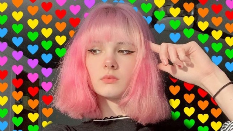 6 Foto Bianca Devins, Selebgram Cantik yang Tewas Mengenaskan Selebgram cantik bernama Bianca Devins tewas setelah digorok oleh sang kekasih. Berikut ini adalah deretan foto Bianca Devins semasa hidupnya.