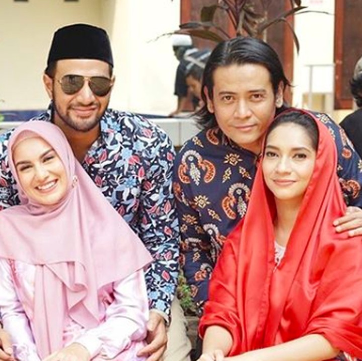 <div>Membintangi judul sinetron yang sama, Vira dan Rian makin lengket nih, he-he-he. (Foto: Instagram/ @teuku.rian)</div><div> </div>