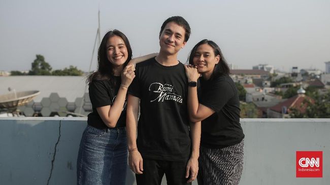 Sepenggal Kisah dari Lokasi Syuting 'Bumi Manusia' Salah satu hal yang menjadi pertanyaan para penggemar 'Bumi Manusia' adalah 'mewujudkan' lokasi ceritanya.