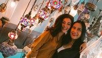 <p>"<em>Love her with all my heart</em>," tulis Naysila Mirdad ditujukan untuk sang bunda, Lydia Kandou. (Foto: Instagram @naymirdad)</p>