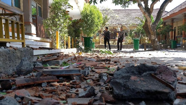 Kapoles Timor Tengah Selatan menerangkan sekitar 20 personel bersiaga di Pubabu Besipae cegah bentrok susulan, selain itu mereka berkoordinasi dengan TNI.