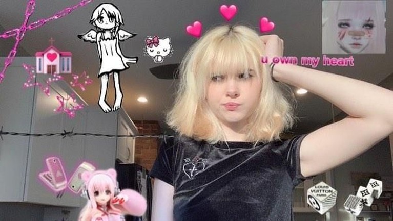 Selebgram cantik bernama Bianca Devins tewas setelah digorok oleh sang kekasih. Berikut ini adalah deretan foto Bianca Devins semasa hidupnya.