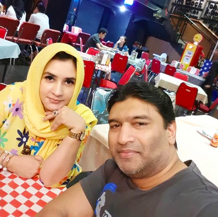 <p>Malam Mingguan berdua di Solo tanpa anak-anak mereka, yang kini sudah beranjak besar. Mama Fadia terlihat sangat cantik ya, Bun? (Foto: Instagram @ashraff_abu)</p>