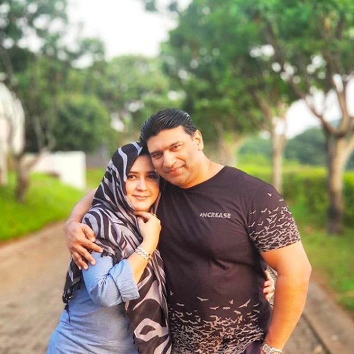 <p>Sudah 20 tahun berumah tangga, diakui Ashraff dirinya makin sayang pada Fadia. Bahkan, dia tak pernah bosan memandangi wajah cantik Fadia. Ashraff juga terlihat sangat sering memanggil sang istri dengan sebutan 'my love'. (Foto: Instagram @ashraff_abu)</p>