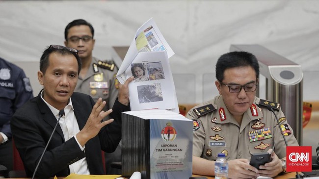 Jubir TPF mengakui dalam pelaksanaan tugas mereka sempat pula membahas terkait kasus simulator SIM dan kasus lainnya yang menyeret petinggi Polri.