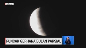 VIDEO: Puncak Gerhana Bulan Parsial